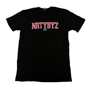 NB "NRTYBYZ" BLOCK T-SHIRT (BLACK/PINK)