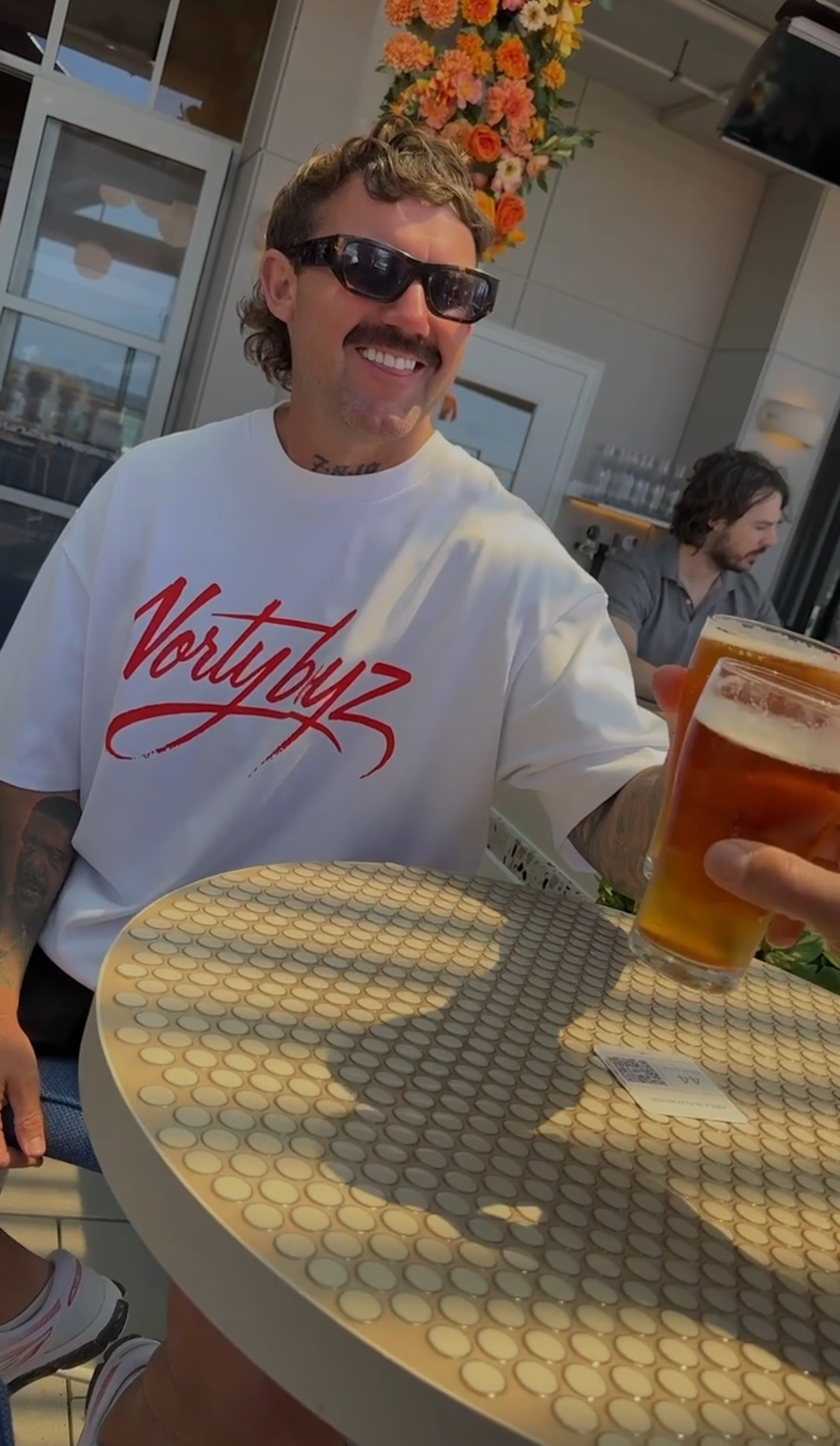 NB "SIGNATURE" OVERSIZED TEE (WHITE/RED)