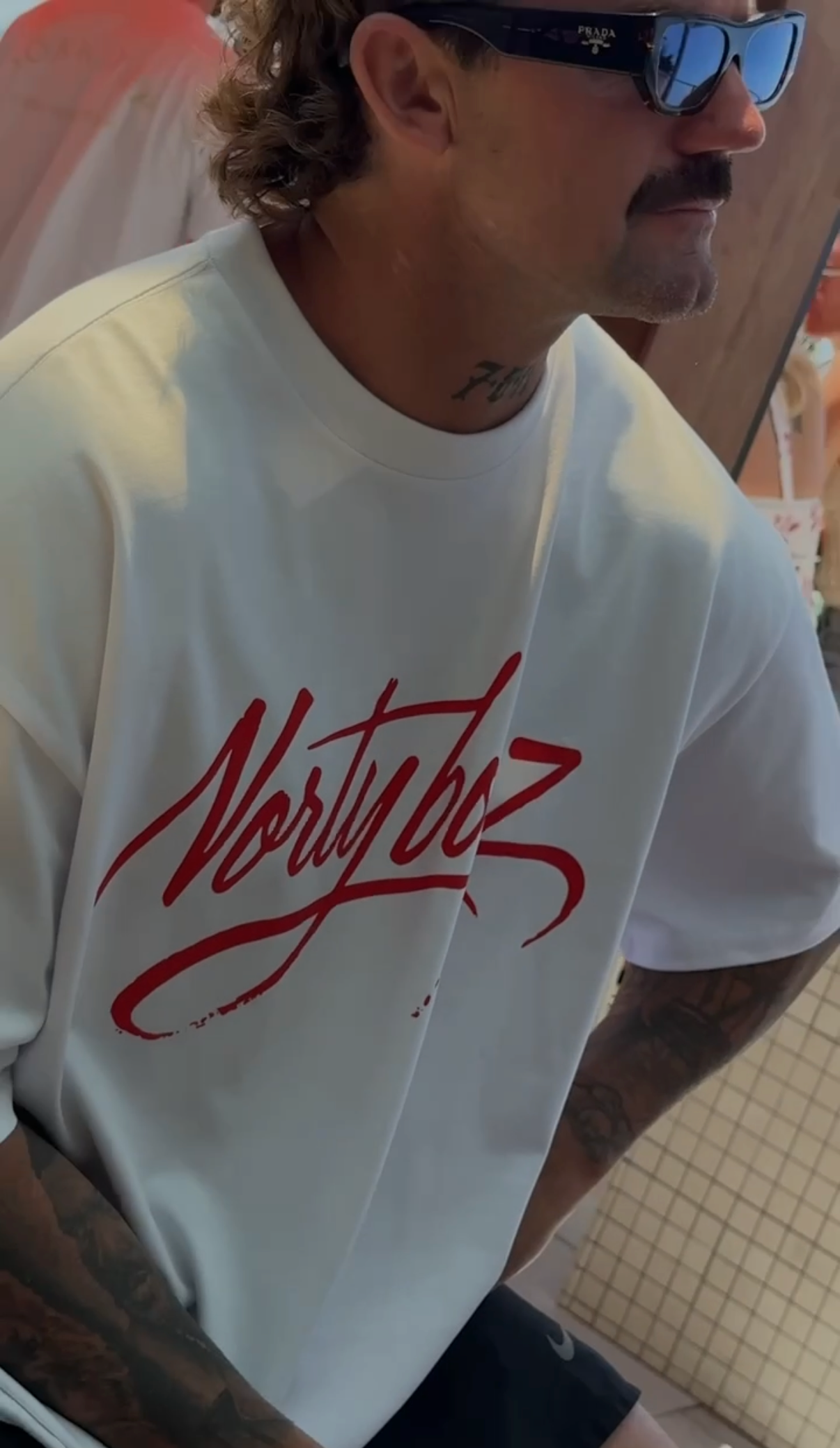 NB "SIGNATURE" OVERSIZED TEE (WHITE/RED)