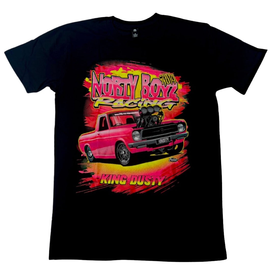 NB RACING "KING DUSTY" T-SHIRT (BLACK)